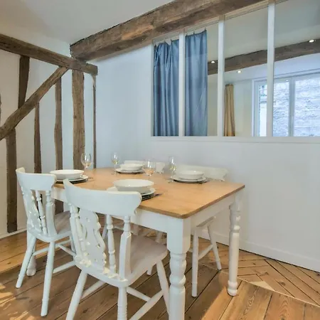 1 Bedroom Awesome In Lägenhet
